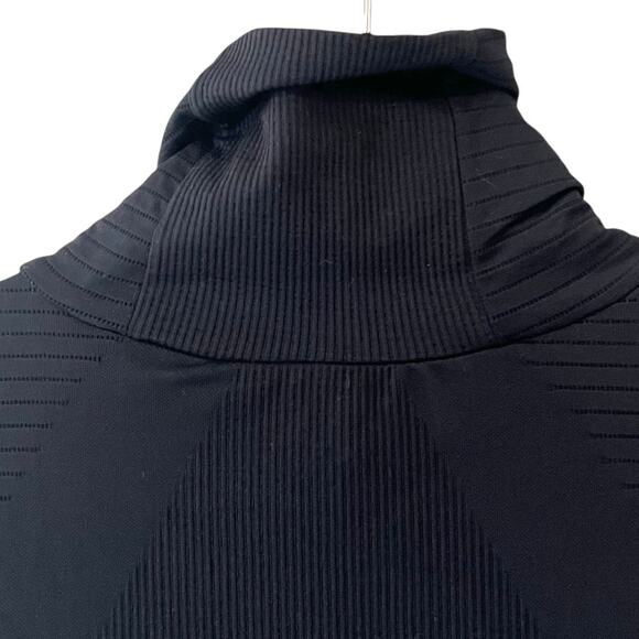 Athleta Flurry Blizzard Rib Turtleneck Shirt Long Sleeve Top  Black Sz M - Picture 9 of 11